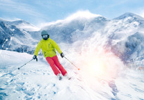 上海耀雪冰雪世界屋顶缆车系统已经基本安装到位