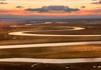甘肃文旅酒店集团签约黄河三湾项目，打造“陇愿”和“云璟”住宿品牌