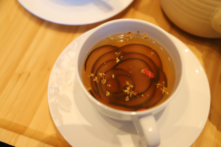 佳木斯万达锦华酒店大堂酒廊推出特色冻梨花茶