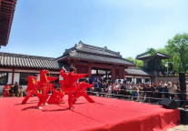 2025山海关景区第三十二届孟姜女庙庙会今日热闹开启！