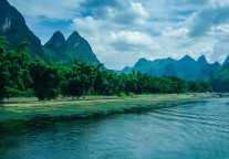 广西开展旅游年活动 今年力争旅游收入超万亿元