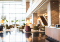 光明乳业三季度净亏超1500万元，前三季度营收下滑3%