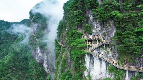 节日气氛感拉满！明月山中秋假期迎客流小高峰！