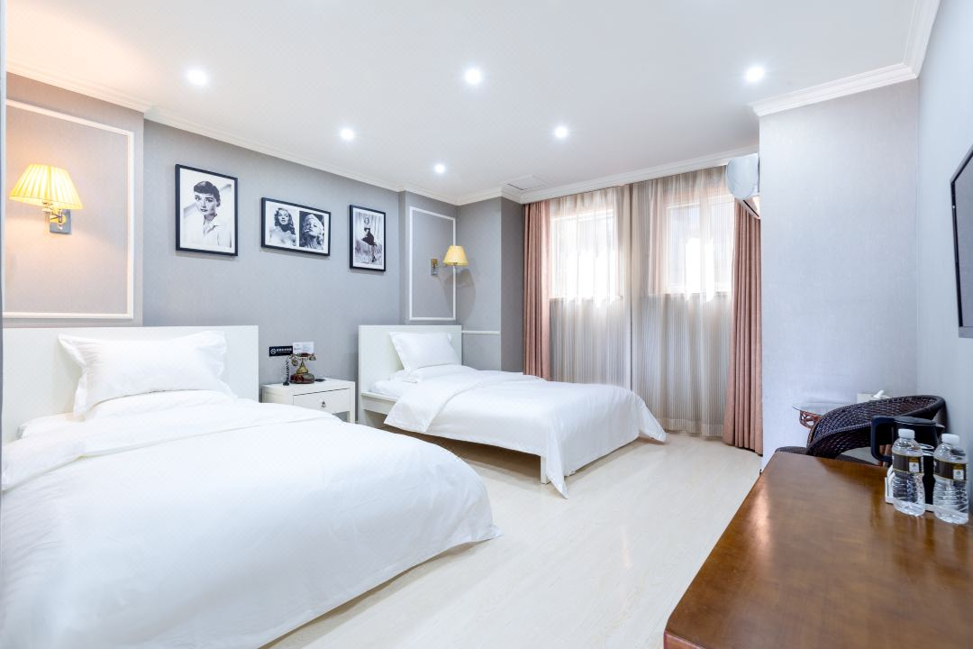 新店开业，锐思特酒店赛汉塔拉店