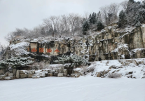 水泊梁山景区迎来2024年第一场雪