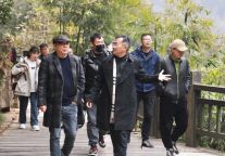 打造“震撼峡江”演艺新篇章——市文联主席周立荣一行莅临三峡人家指导交流