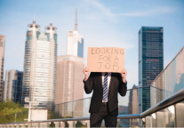 四十岁的酒店总经理已经找不到工作了？ 