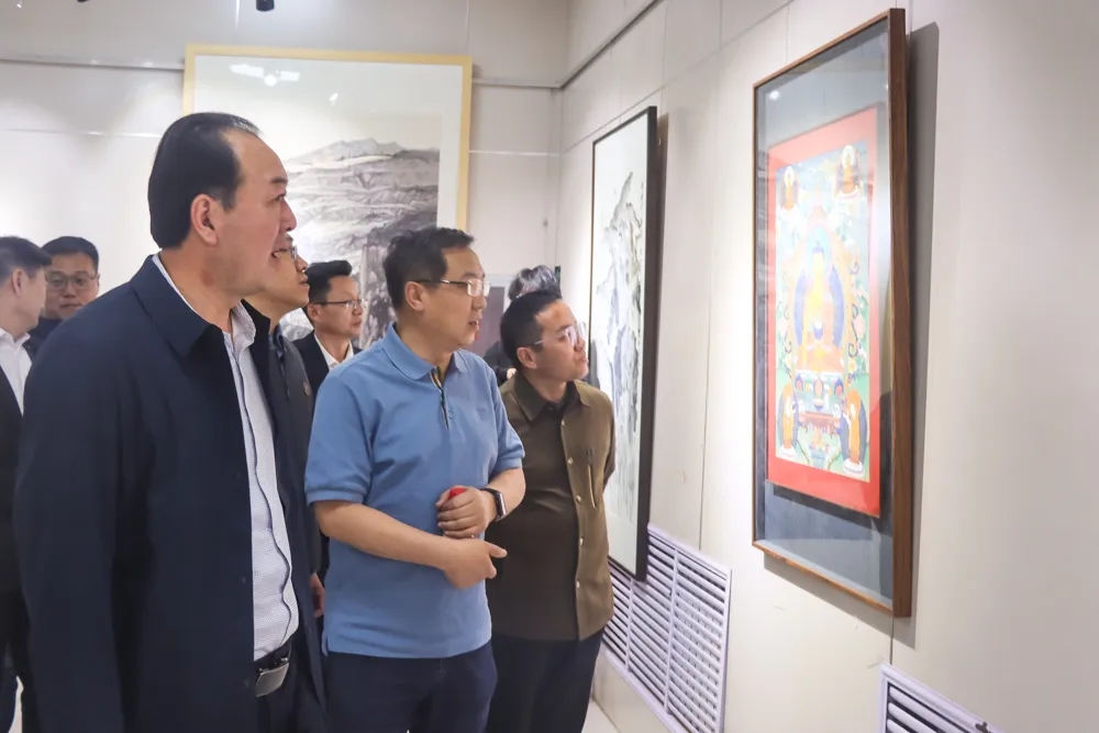 李军参加全国书画名师来榆采风写生作品展开幕式