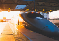 铁路暑运旅客发送量突破两亿人次