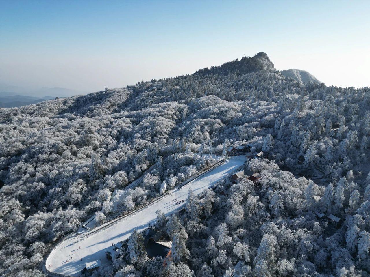 峨眉山景区冰雪温泉欢乐季，八千万消费券大派送