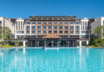 喜获“中国饭店业旅游目的地首选酒店” 殊荣，酒店载誉前行！