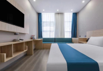 途客轻居酒店延安红化山体公园店，红色之旅的温馨驿站