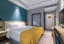 途客中国轻居酒店西安雁塔美院店，打卡西安