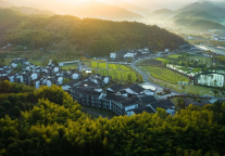 君澜酒店董事长王建平在2025全国绿色饭店评审员大会发表专题演讲