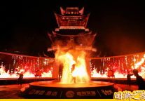 2024年国庆节酒店新趋势：00后穿汉服住“国宾馆”喝茶学书法 彰显文化自信