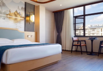 途客中国轻居酒店丘北店