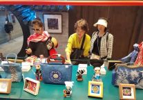 多彩民俗遇雅趣 巾帼共赴暖春行--贵阳旅发集团本部与旗下贵州新闻旅业集团联合开展“三八”节活动