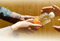 酒店行业新趋势，维也纳酒店与乐百氏联手打造高端定制矿泉水