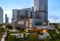 搬进龙湖冠寓前，每个年轻人都觉得自己没得选