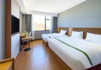 来格林豪泰酒店，邂逅甜野男孩的天空之城