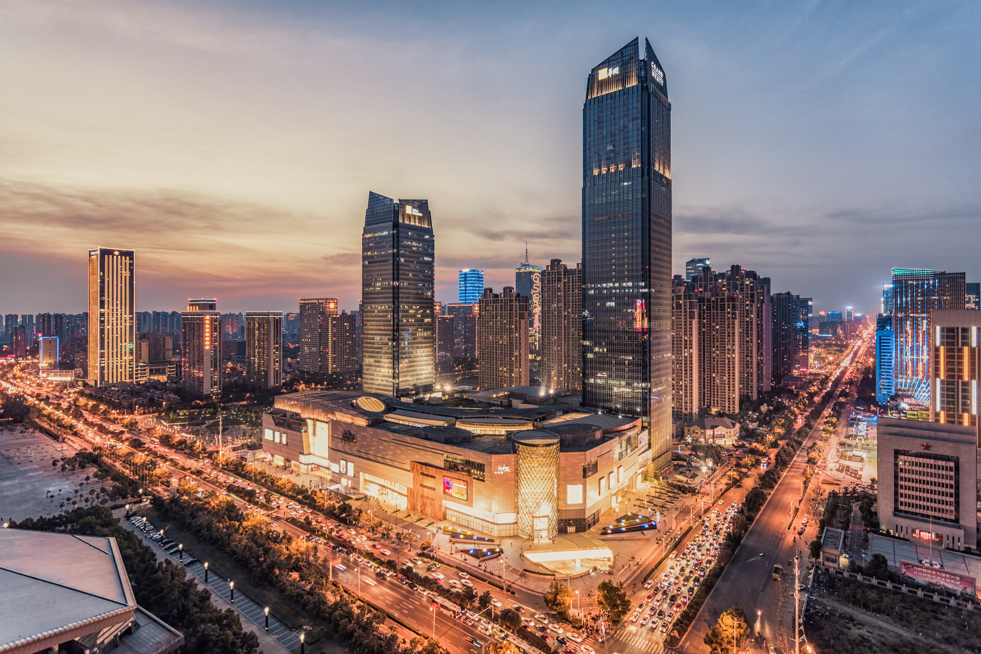 华东最高希尔顿欢朋酒店落户无锡润华国际大厦