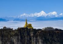 只差这一步！峨眉山景区错峰游轻松拿捏