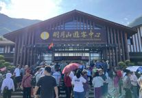 山成林，水成瀑！明月山景区迎盛夏团队游热潮！