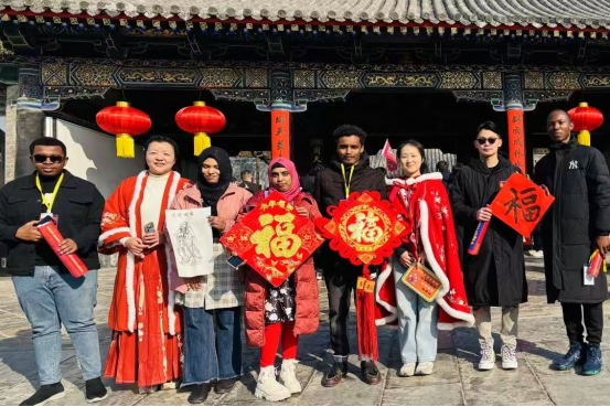 来景区打卡国潮，快快乐乐过大年！