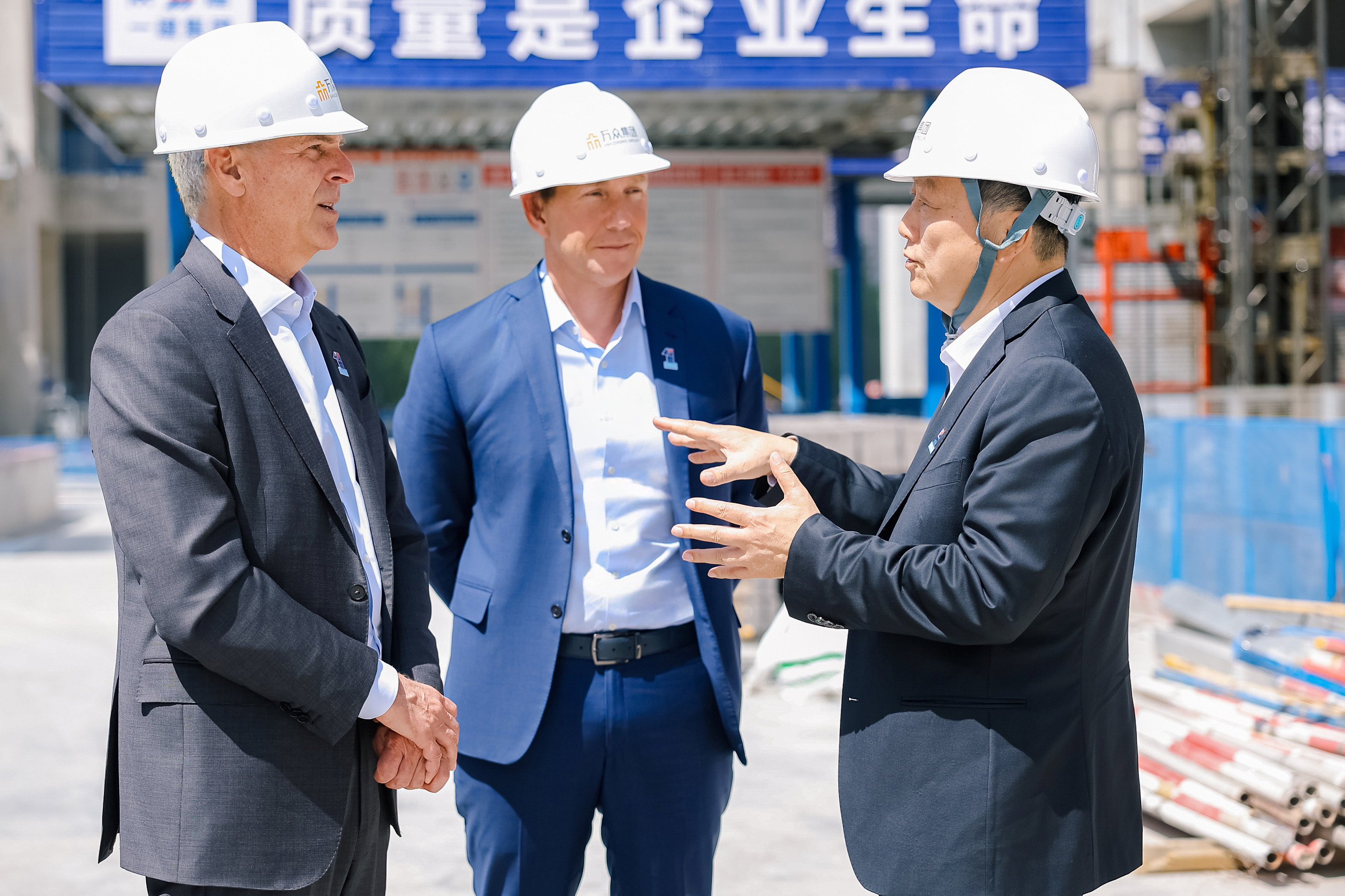 克里斯托弗 ∙ 纳塞塔探访在建的西安华尔道夫酒店.jpg