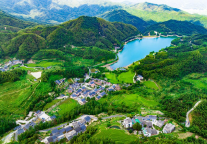 《人民日报》大篇幅刊发【明月山的北麓（逐梦）】