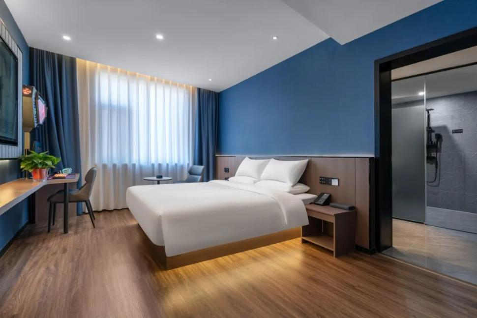 锐思特酒店杭州西湖武林广场凤起路地铁站店，尽享西湖美景