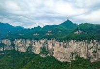 绝崖峭壁！“宝藏级”打卡胜地，就藏在云丘山景区这里！