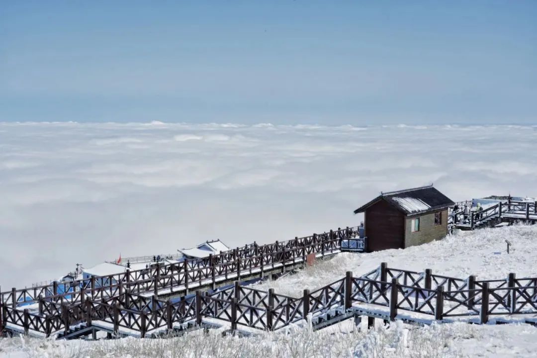 高级感满满！如何在武功山拍高人气雪景氛围图？