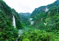 一下雨.ᐟ.ᐟ.ᐟ明月山景区云谷飞瀑就美成plus版~