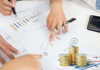 英皇娱乐酒店拟售Bausman Limited全部股权