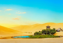 大西北沙漠旅游爆火，“沙漠观星酒店”年搜索量上涨270%