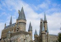 “三八”妇女节，迪士尼和环球影城等多个乐园为她们推出优惠