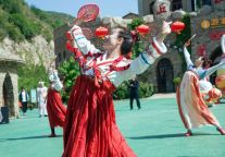 跟随房琪游云丘，开启一段难忘的奇遇之旅！