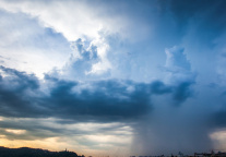 海南发布台风三级预警，三亚部分景区已停业