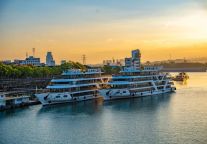 导游精英汇聚“三峡人家景区”.....