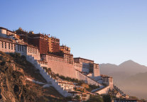 西藏部署文化和旅游产业发展工作