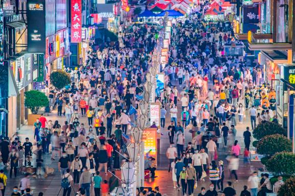暑期酒店业绩纷纷“理性”，谁能拿捏年轻人的消费热流？ 