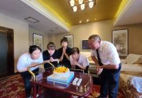 让每位打工人活出尊严，干出幸福感！这个网红酒店为啥从来不缺工?