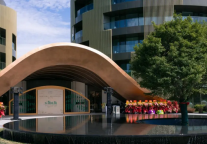 写进历史！奢华国牌挺入“无人区”？ 