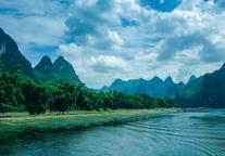 别再带年轻人逛景区了！文旅行业急需一场 “体验革命” 