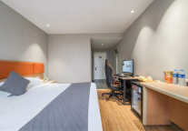 易佰酒店·慈溪汽车西站店：慈溪之旅，温暖起航