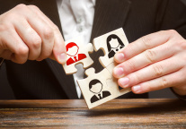 远东酒店：因独立非执董吴永铿辞世 延长独立董事委任时限