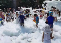 接着奏乐！接着舞！ 龟峰景区夏日水上狂欢季火爆开启，现场气氛嗨到爆！