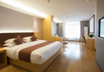 佘山脚下：松江山水间的绿意诗篇