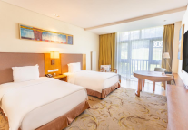 万达锦华酒店：长白山金秋盛宴，绝美秋色迎客来